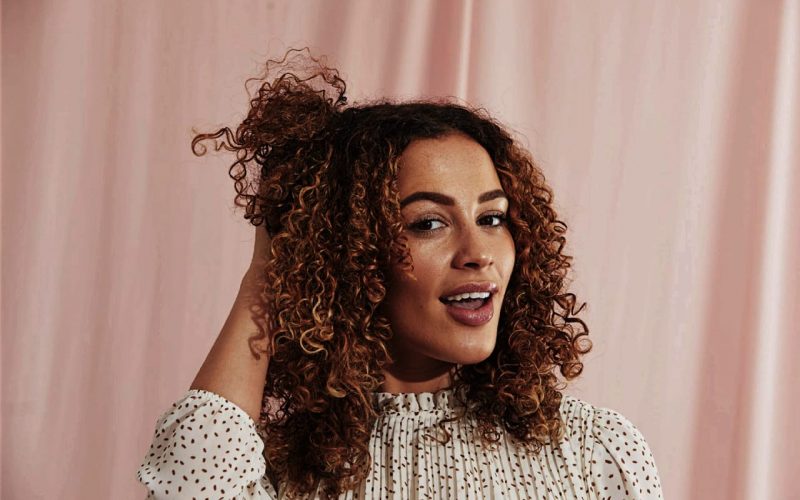 35 Modern Hairstyles for Women with Fine Curly Hair